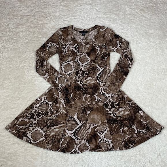 Karen Kane brown snakeskin fit and flare long sleeved dress, size small - Picture 1 of 10